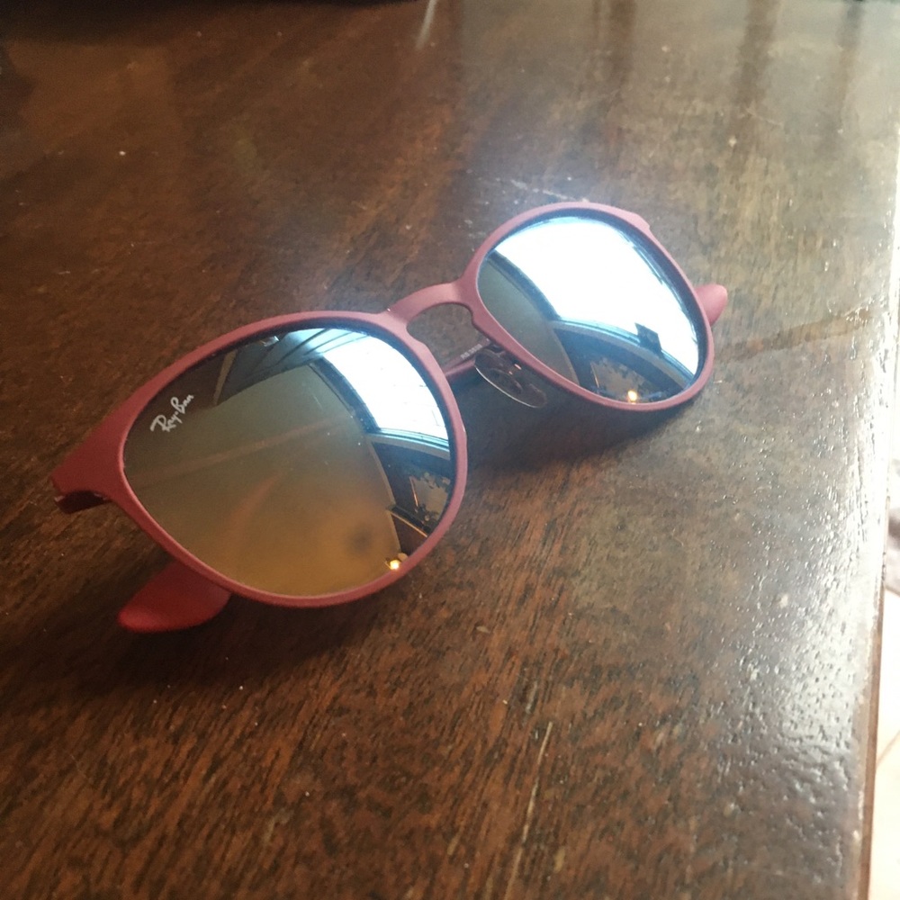 Matte red ray-ban Erica
